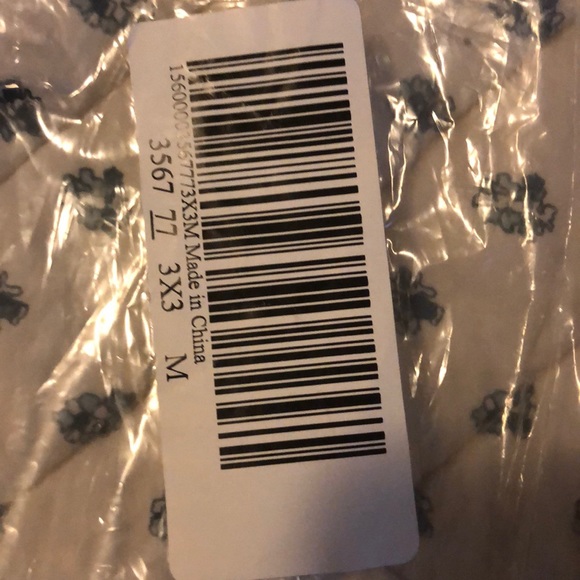 Victoria’s Secret Green Slippers - Picture 3 of 4